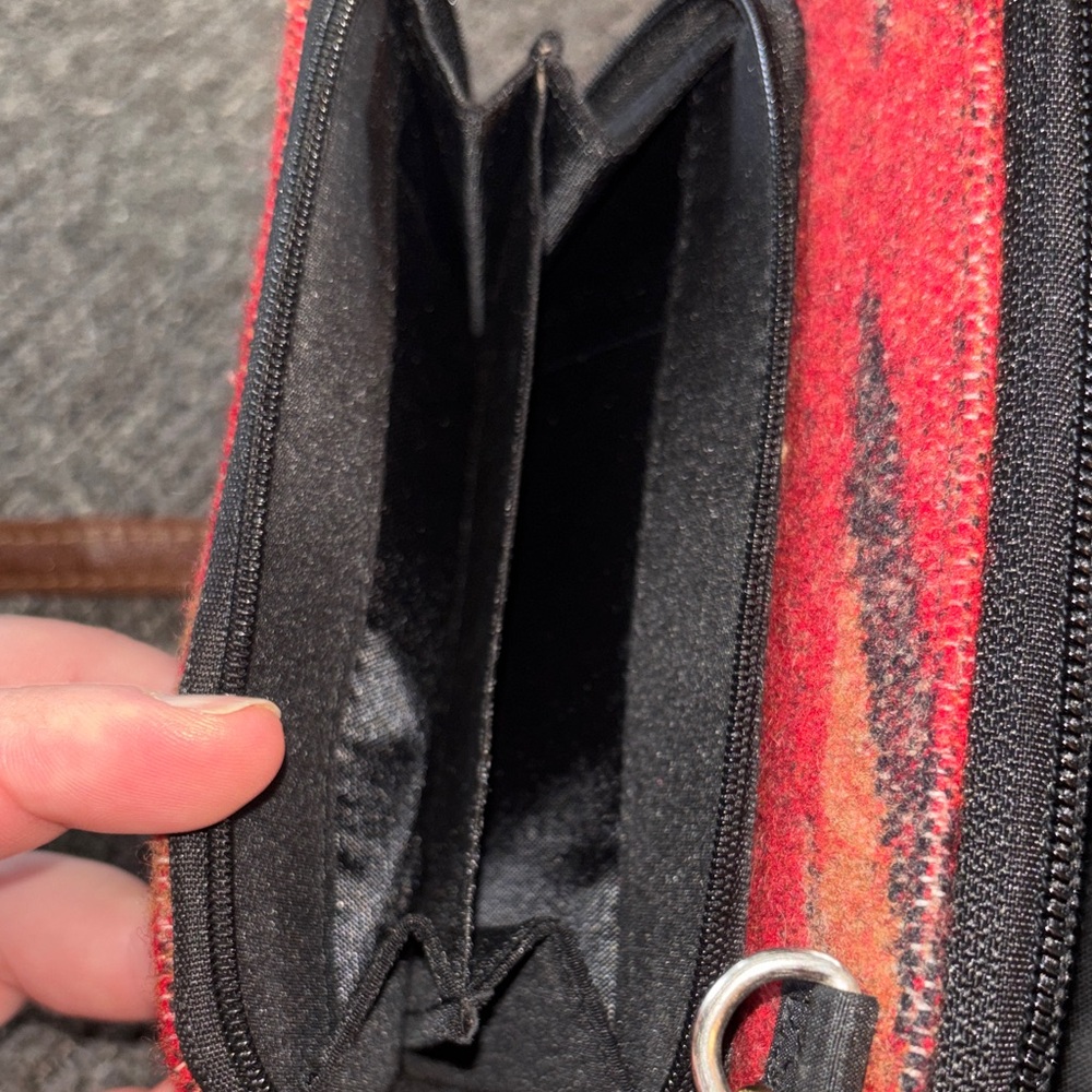 Pendleton Red and Tan Crossbody Bag - Picture 6 of 10